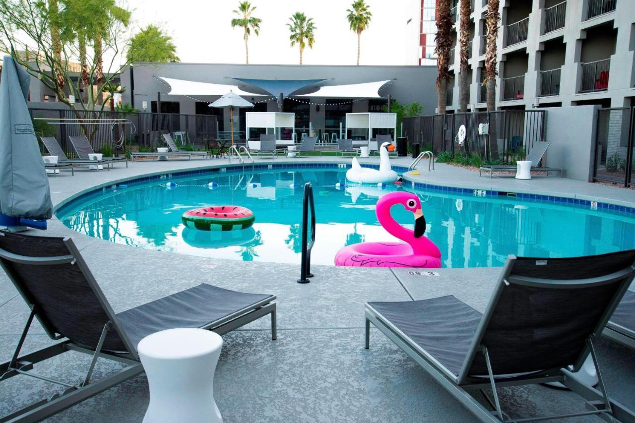 Moxy Phoenix Tempe/Asu Area Kültér fotó