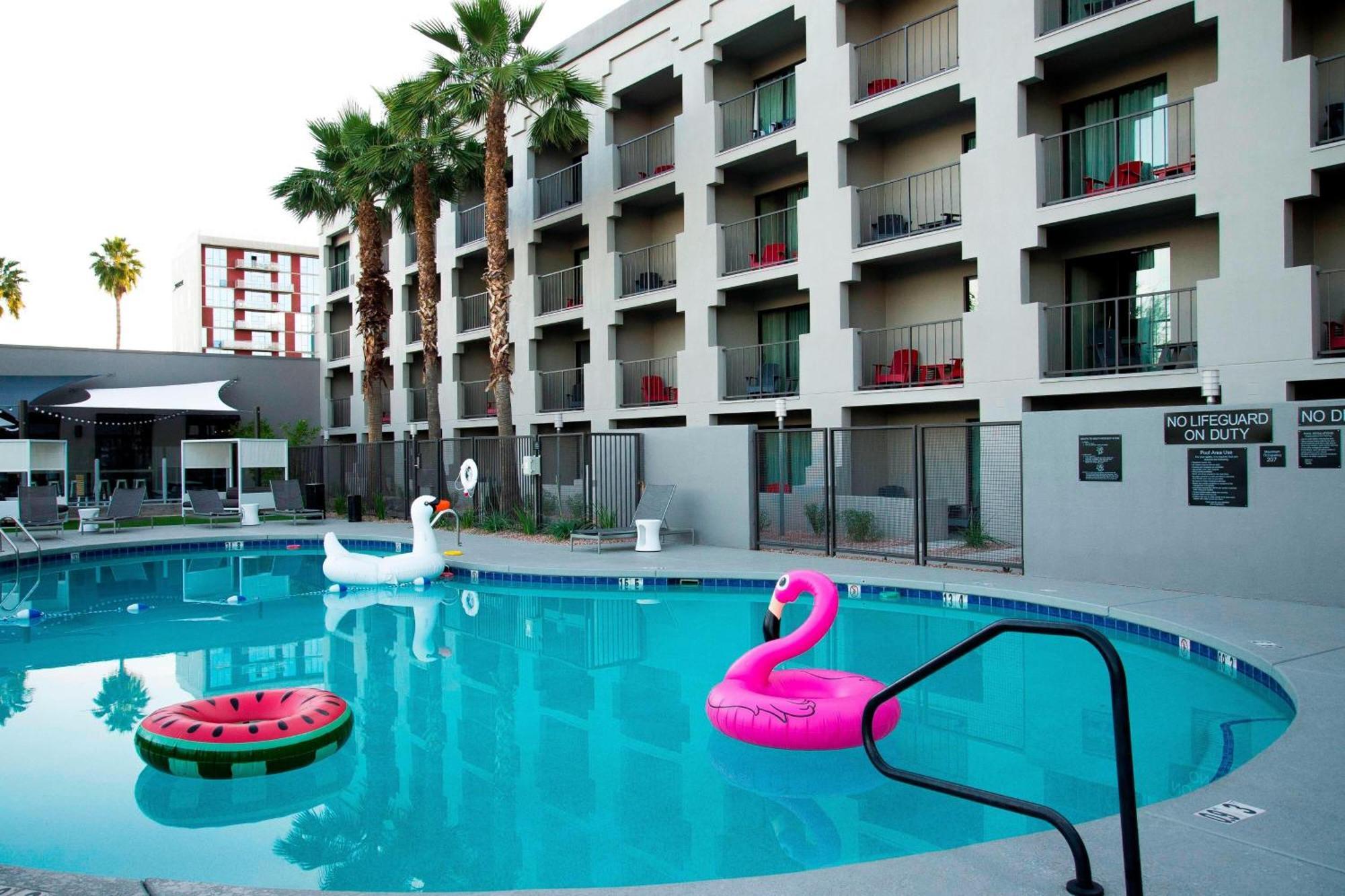 Moxy Phoenix Tempe/Asu Area Kültér fotó