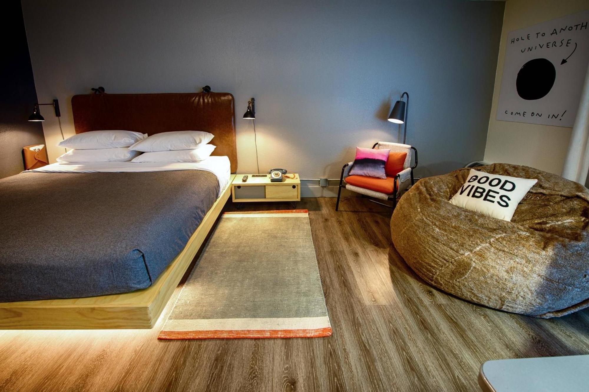 Moxy Phoenix Tempe/Asu Area Kültér fotó