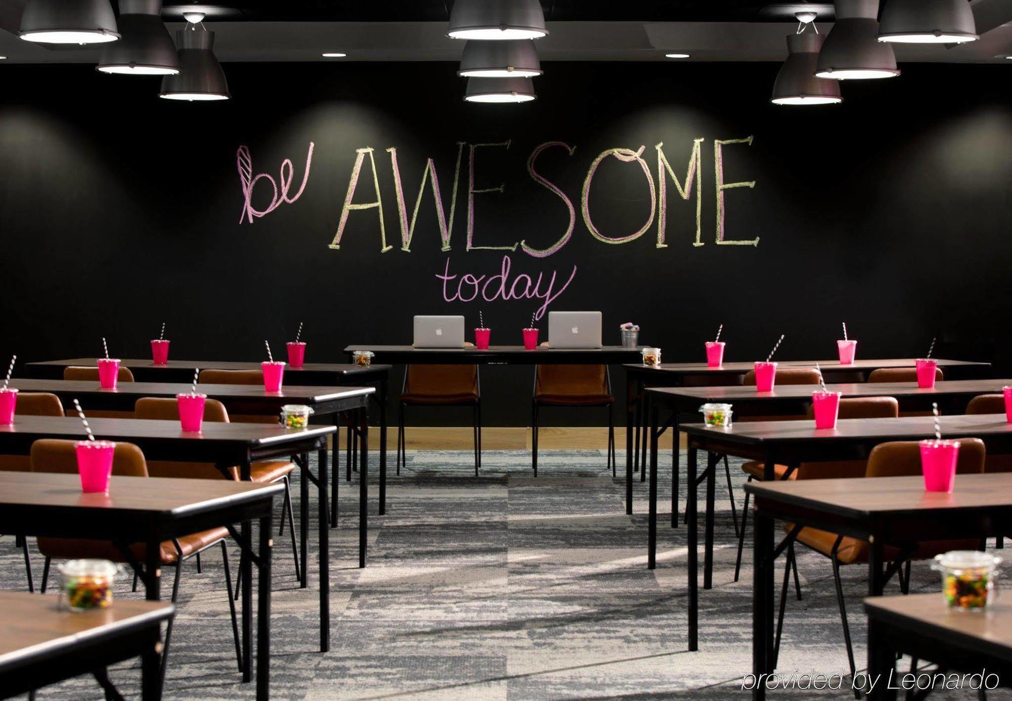Moxy Phoenix Tempe/Asu Area Kültér fotó