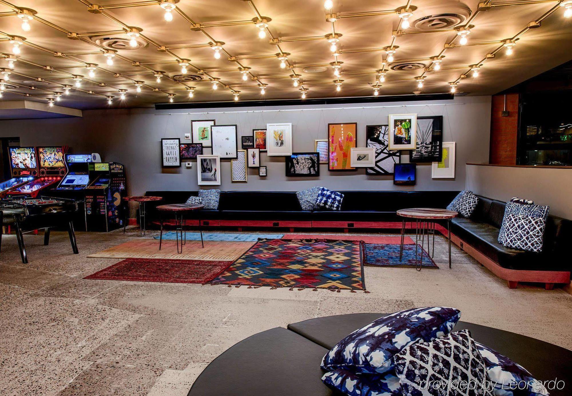 Moxy Phoenix Tempe/Asu Area Kültér fotó